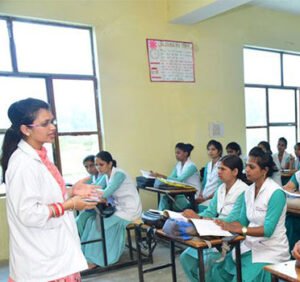Nursing diploma courses to be phased out by 2022